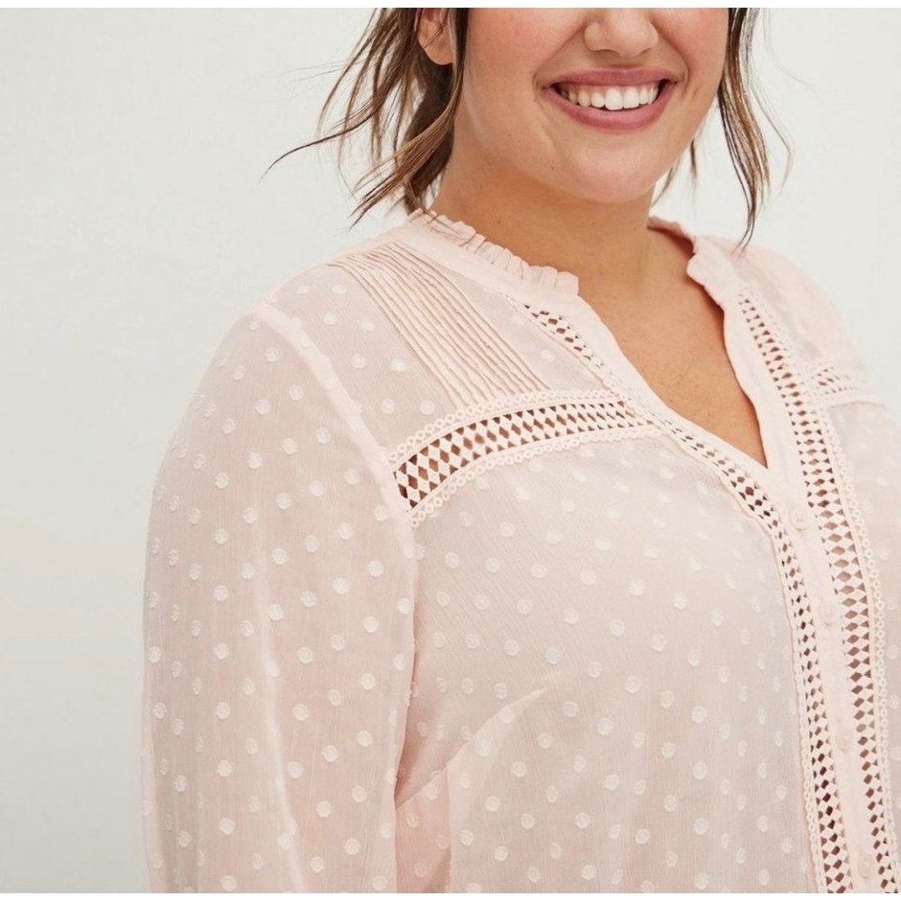 Torrid Blouse Swiss Dot Crochet Trim Long Sleeve Top Pink Size 2 - Picture 4 of 5